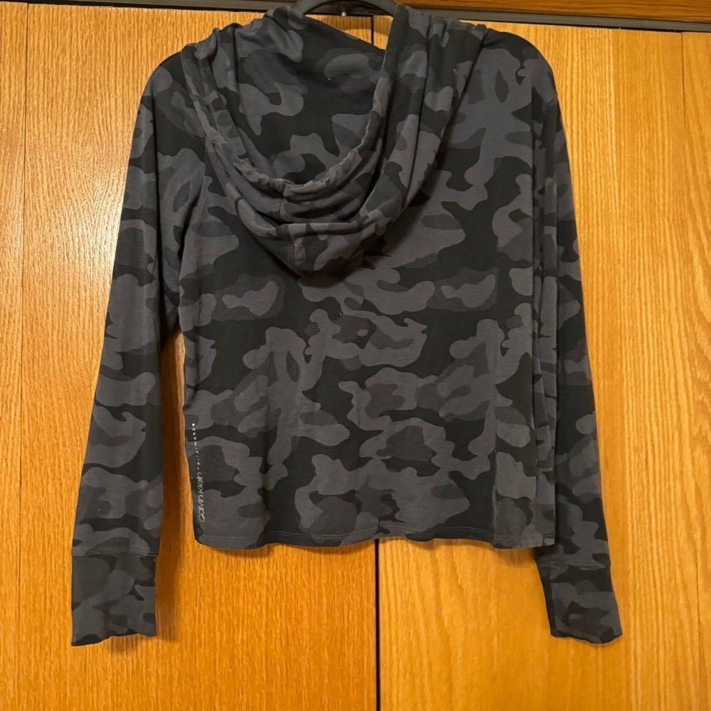 Women’s Calvin Performance Camouflage light Hoodie - Picture 2 of 5